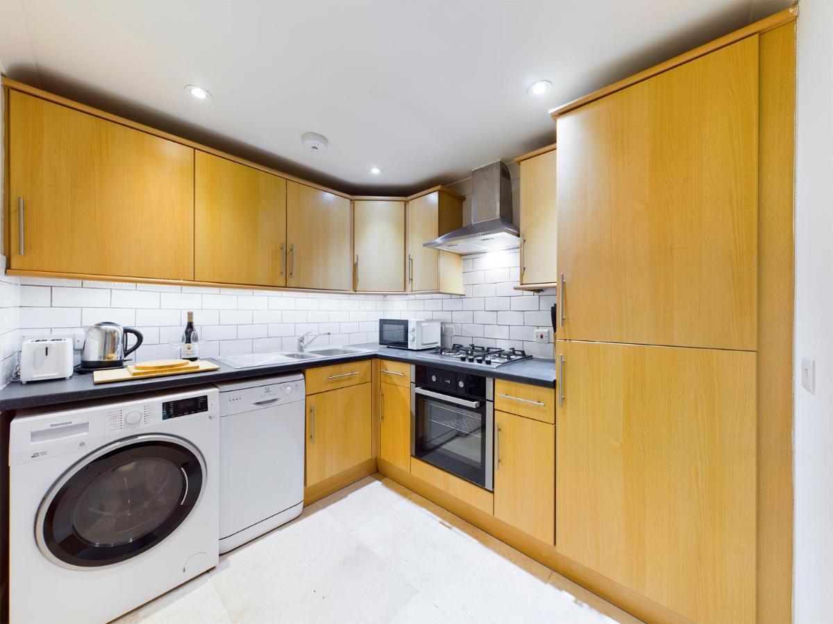 Redhill Town Centre Apartment By Livingo Exterior foto