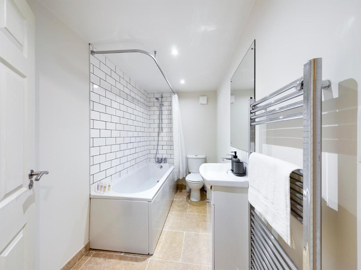 Redhill Town Centre Apartment By Livingo Exterior foto